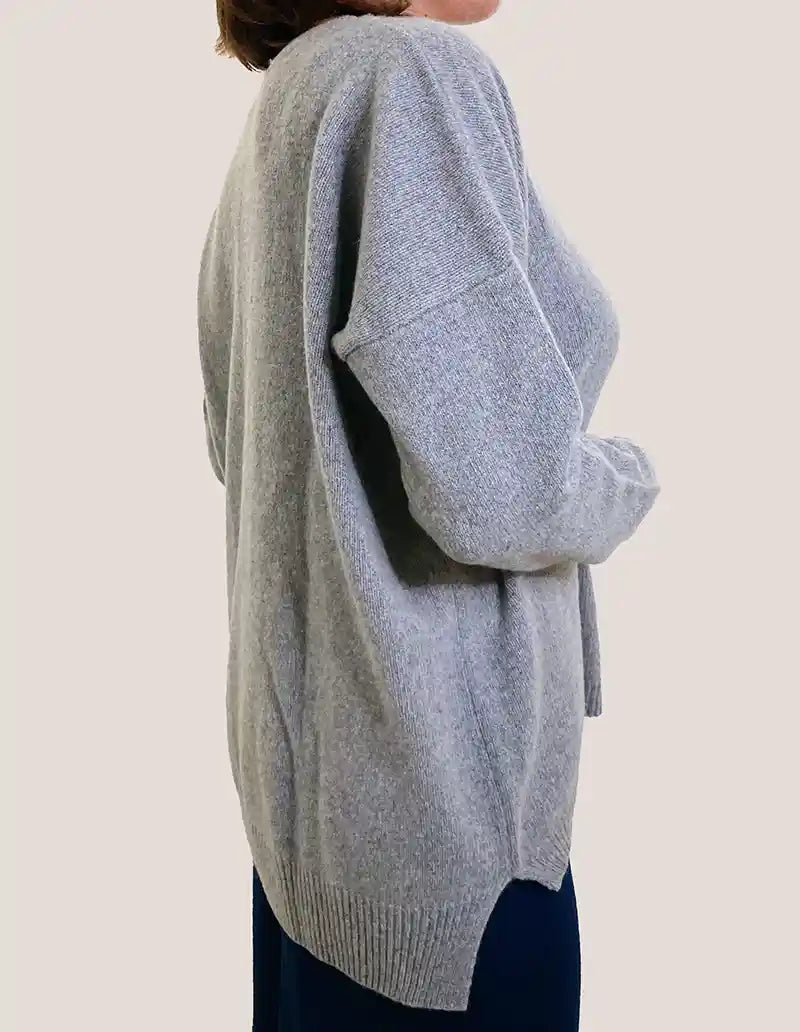 Maglione in Cashmere Oversize Donna Scollo a V Grigio Perla